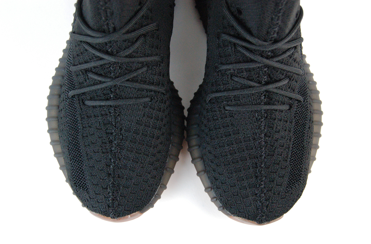 Кроссовки Adidas Yeezy 350 boost v2 Black / Ftwr Brown