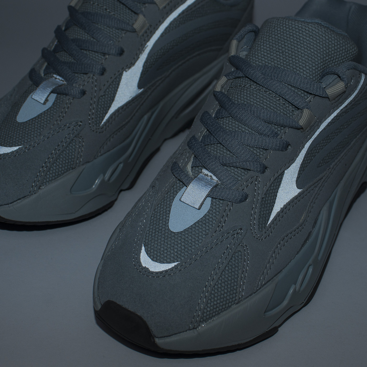 Кроссовки Adidas Yeezy Boost 700 v2 Hospital Blue