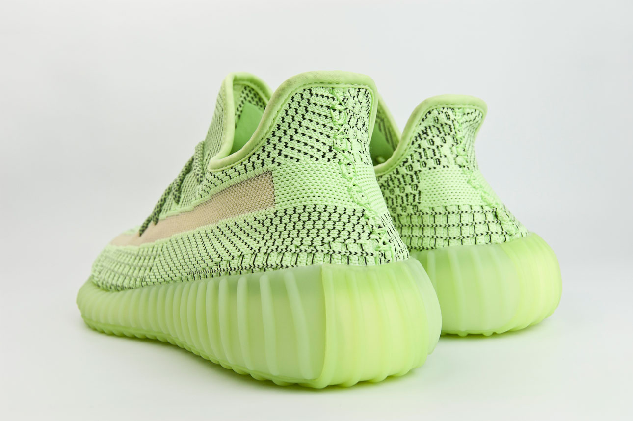 Кроссовки Adidas Yeezy 350 boost V2 Green / Glow