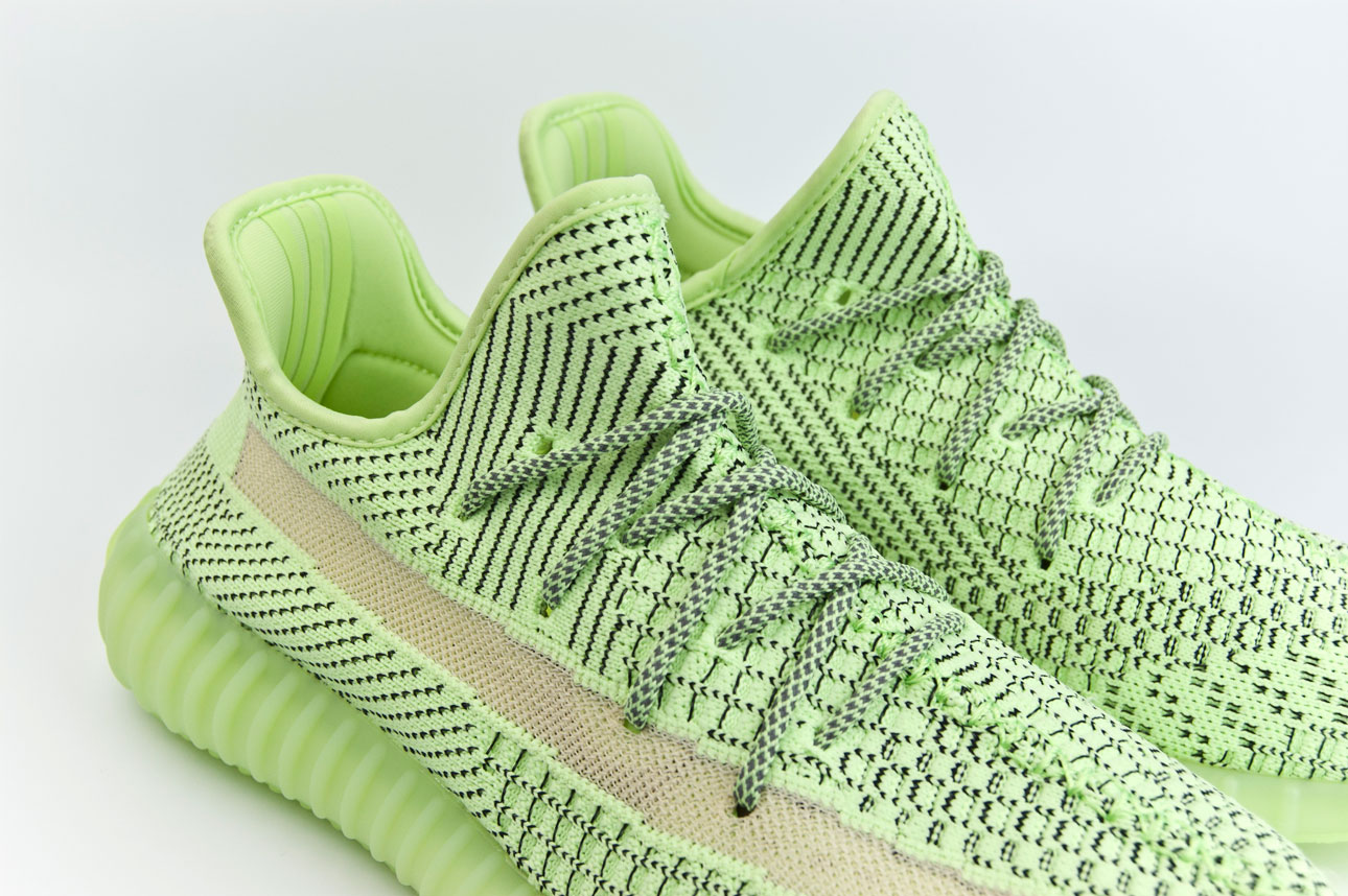 Кроссовки Adidas Yeezy 350 boost V2 Green / Glow
