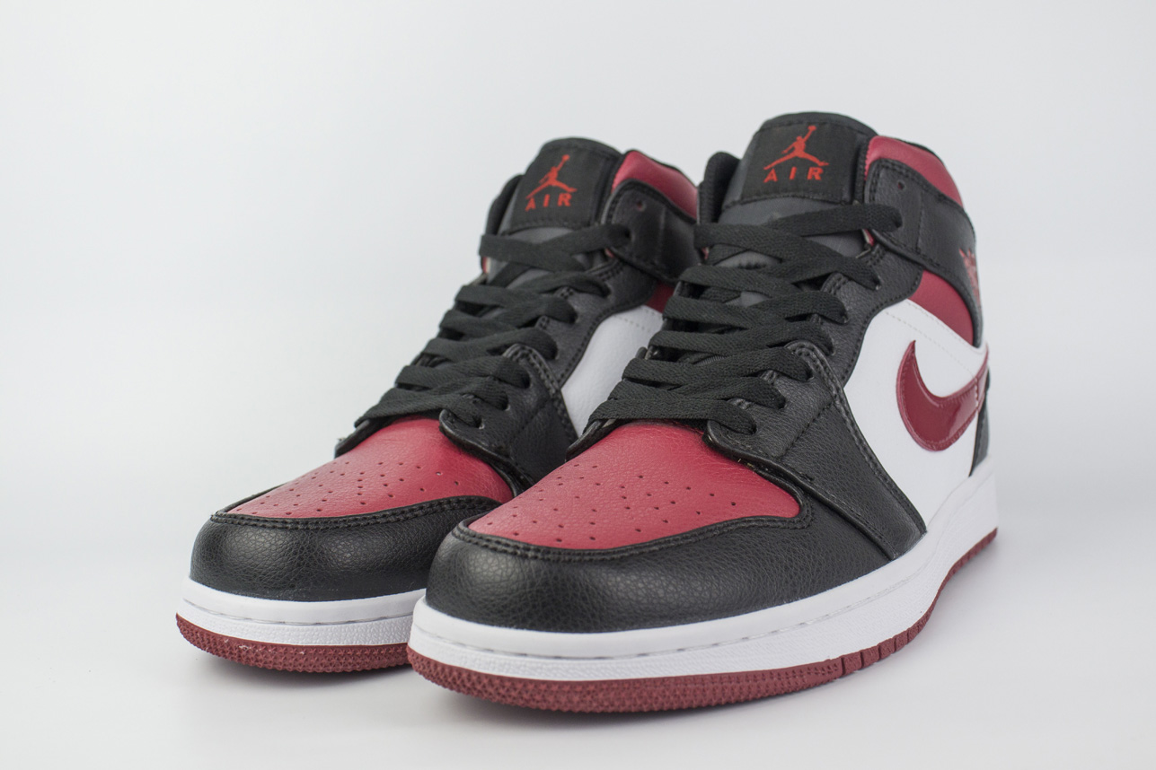 Кроссовки Nike Air Jordan 1 Bred Toe Кроссовки Nike Air Jordan 1 Bred Toe