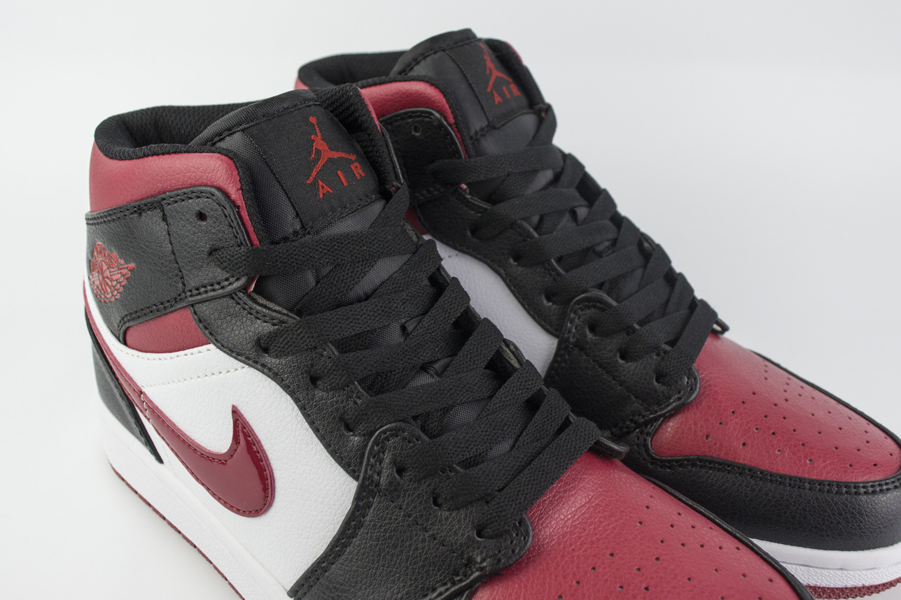 Кроссовки Nike Air Jordan 1 Bred Toe Кроссовки Nike Air Jordan 1 Bred Toe