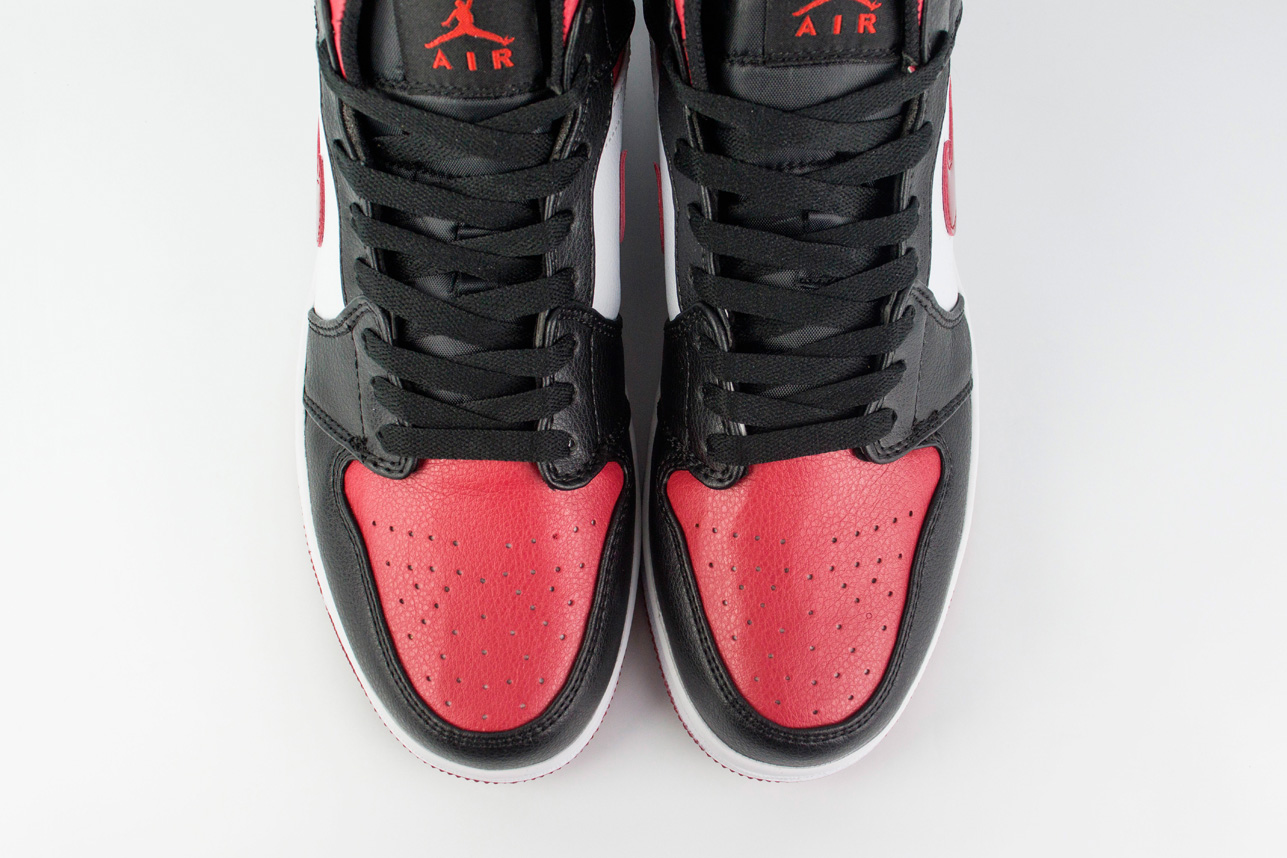 Кроссовки Nike Air Jordan 1 Bred Toe Кроссовки Nike Air Jordan 1 Bred Toe