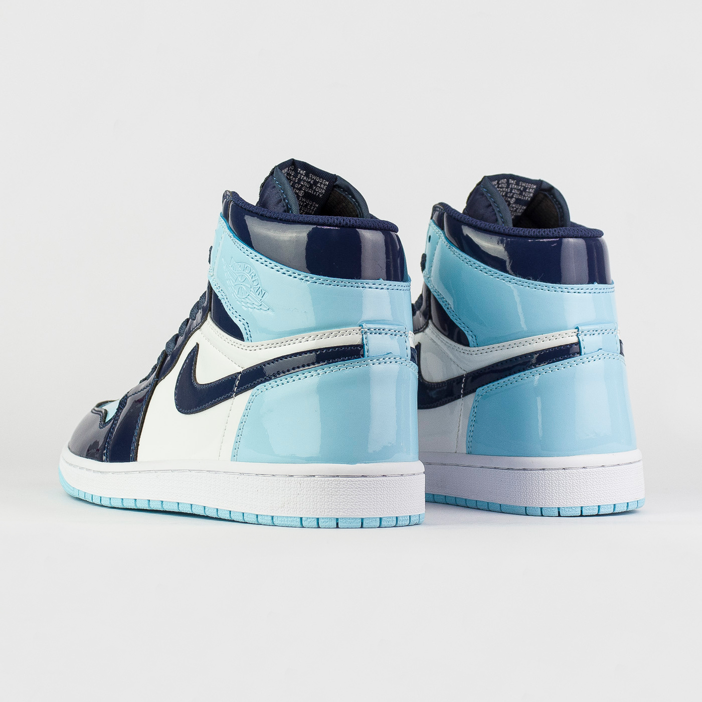 Кроссовки Nike Air Jordan 1 Wmns UNC Patent Кроссовки Nike Air Jordan 1 Wmns UNC Patent