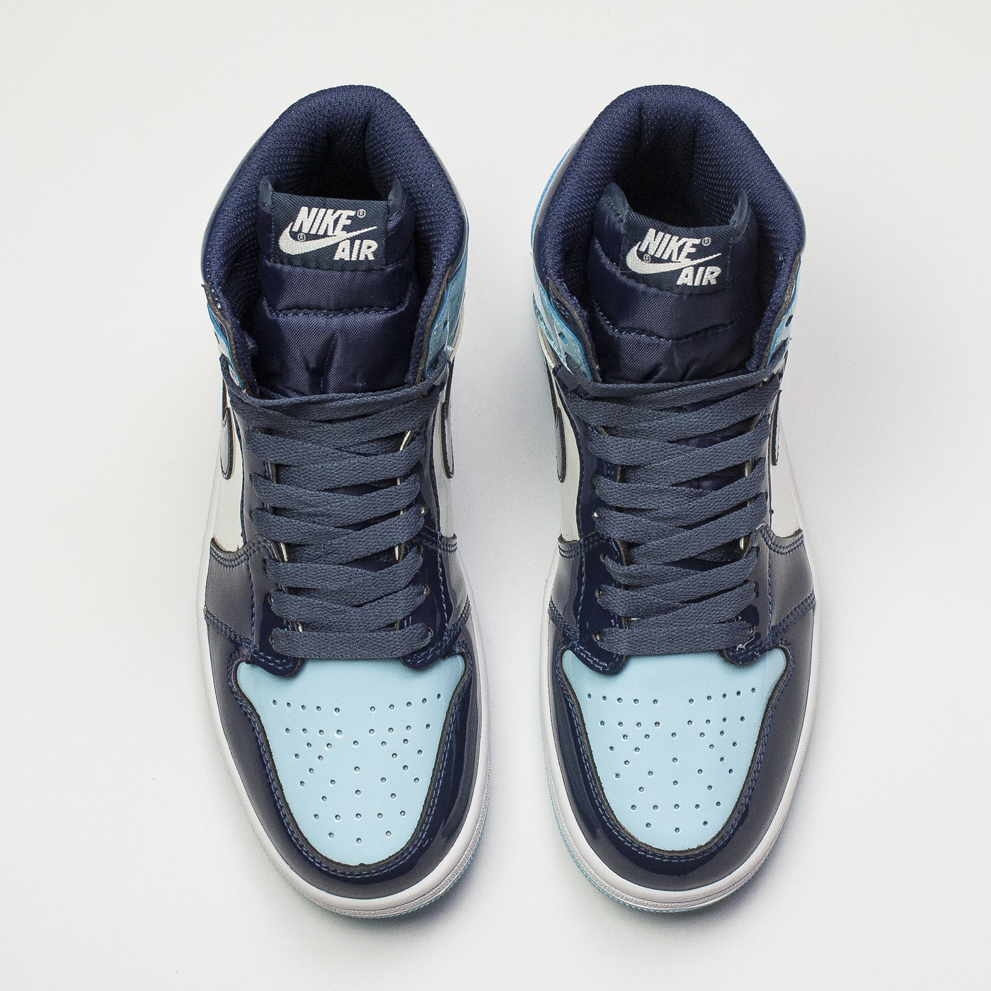 Кроссовки Nike Air Jordan 1 Wmns UNC Patent Кроссовки Nike Air Jordan 1 Wmns UNC Patent