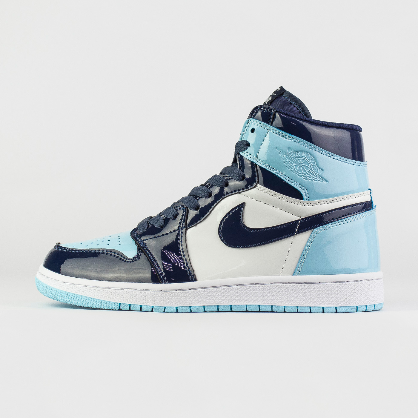 Кроссовки Nike Air Jordan 1 Wmns UNC Patent Кроссовки Nike Air Jordan 1 Wmns UNC Patent
