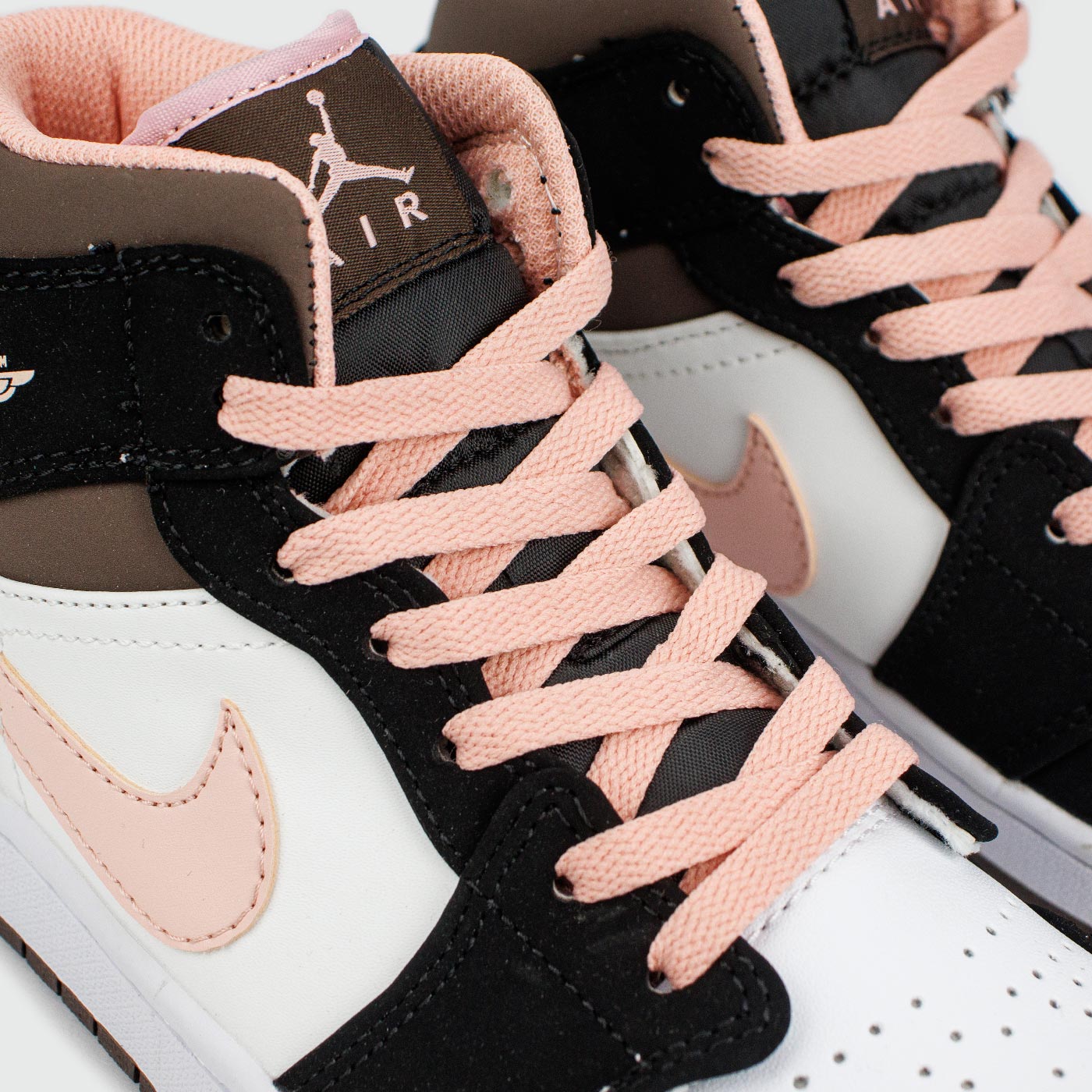 Кроссовки Nike Air Jordan 1 Wmns Peach Mocha new