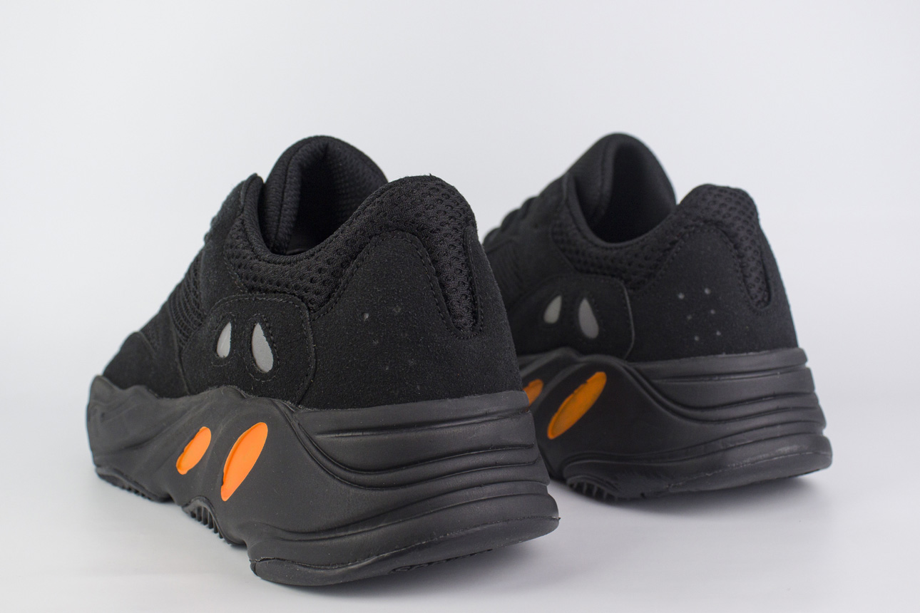 Кроссовки Adidas Yeezy Boost 700 Wmns All Black Кроссовки Adidas Yeezy Boost 700 Wmns All Black