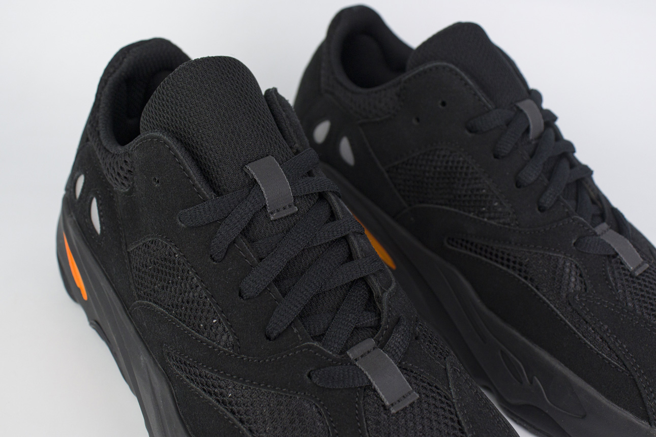 Кроссовки Adidas Yeezy Boost 700 Wmns All Black Кроссовки Adidas Yeezy Boost 700 Wmns All Black