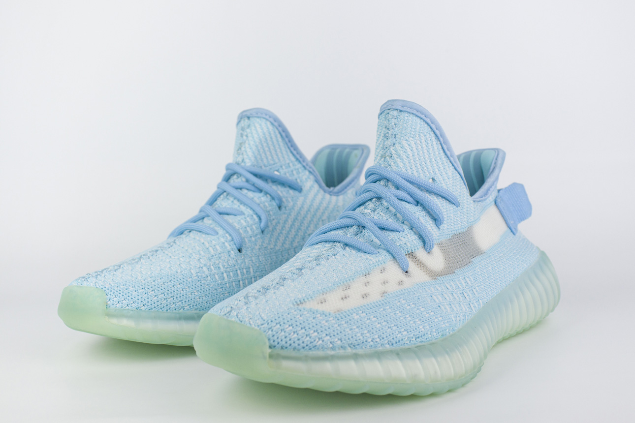 Кроссовки Adidas Yeezy 350 boost V2 Wmns Ice Blue 2 Кроссовки Adidas Yeezy 350 boost V2 Wmns Ice Blue 2