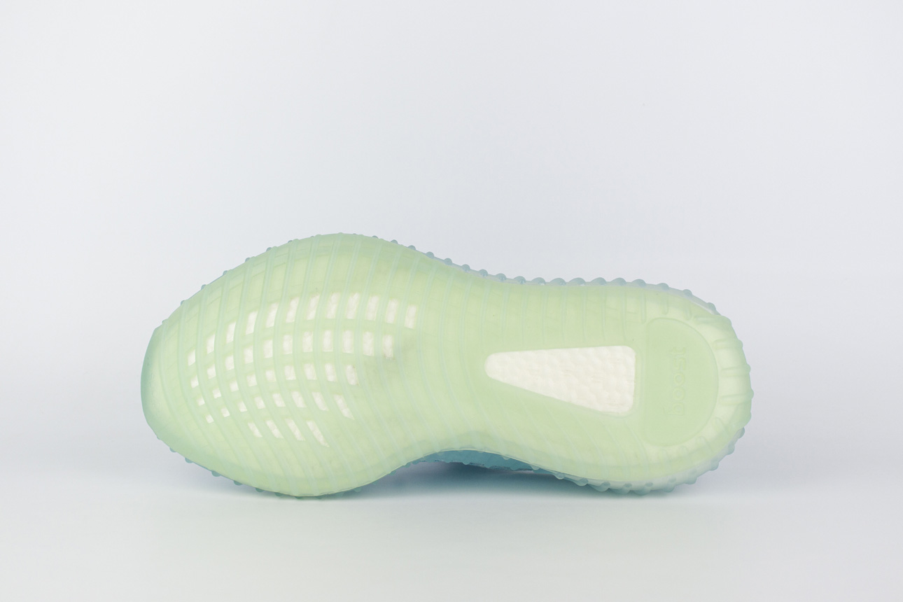 Кроссовки Adidas Yeezy 350 boost V2 Wmns Ice Blue 2 Кроссовки Adidas Yeezy 350 boost V2 Wmns Ice Blue 2
