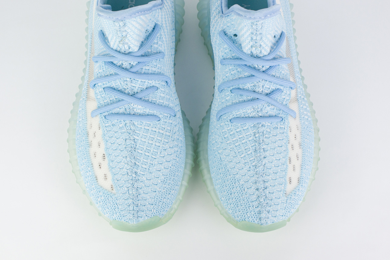 Кроссовки Adidas Yeezy 350 boost V2 Wmns Ice Blue 2 Кроссовки Adidas Yeezy 350 boost V2 Wmns Ice Blue 2