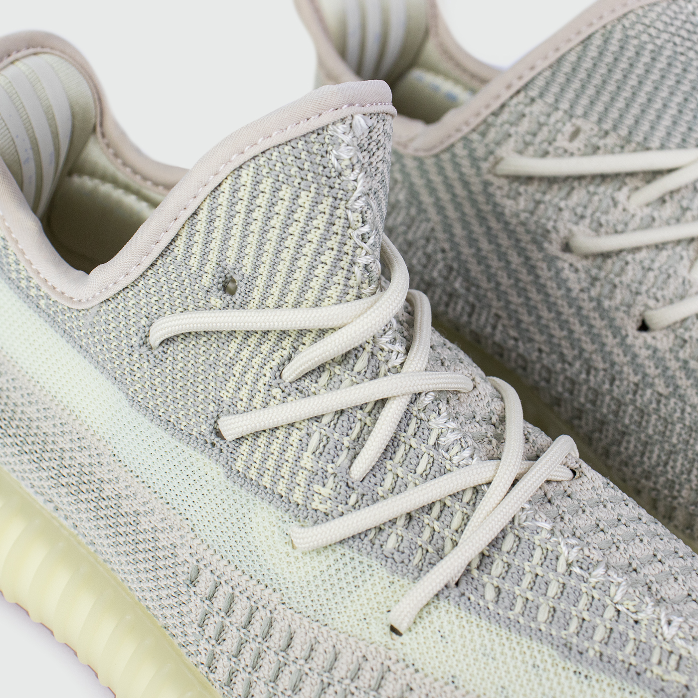 Кроссовки Adidas Yeezy 350 boost v2 Citrin Кроссовки Adidas Yeezy 350 boost v2 Citrin