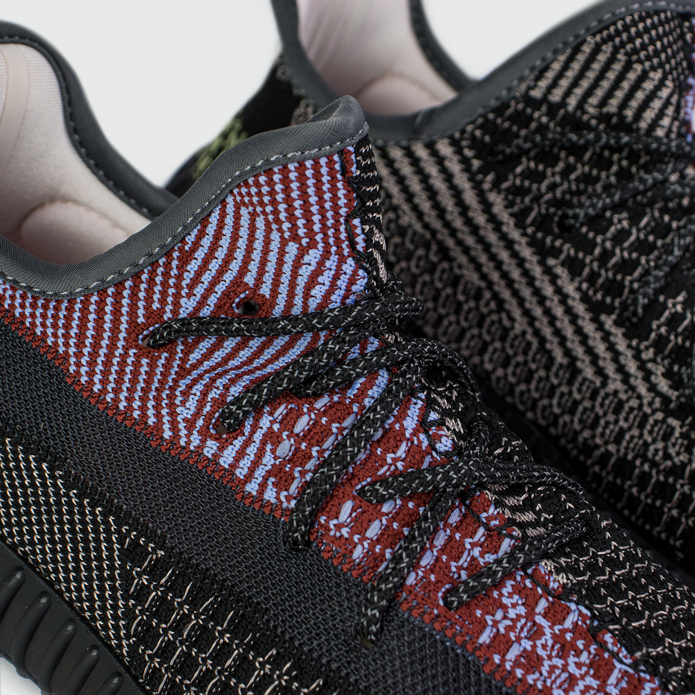 Кроссовки Adidas Yeezy 350 boost v2 Yecheil Кроссовки Adidas Yeezy 350 boost v2 Yecheil