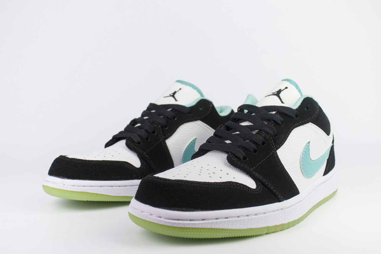 Кроссовки Nike Air Jordan 1 Low Wmns Wh. / Black / Mint Кроссовки Nike Air Jordan 1 Low Wmns Wh. / Black / Mint