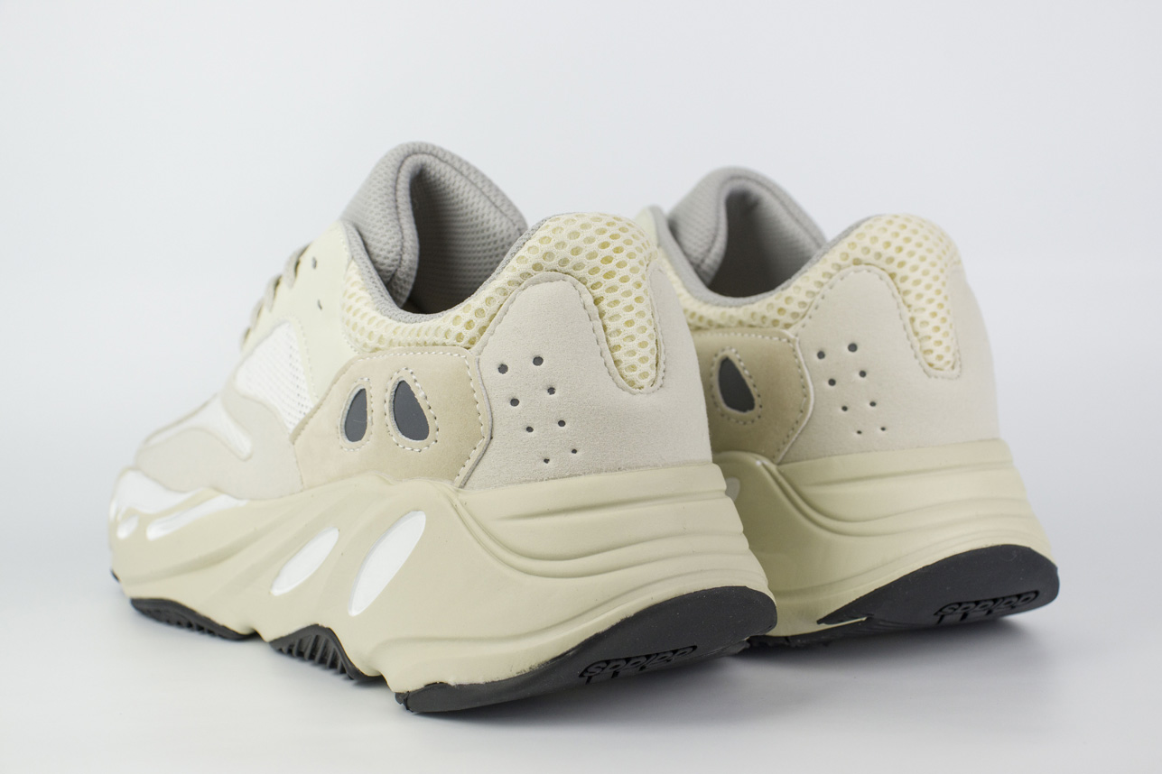 Кроссовки Adidas Yeezy Boost 700 v2 Analog new Кроссовки Adidas Yeezy Boost 700 v2 Analog new