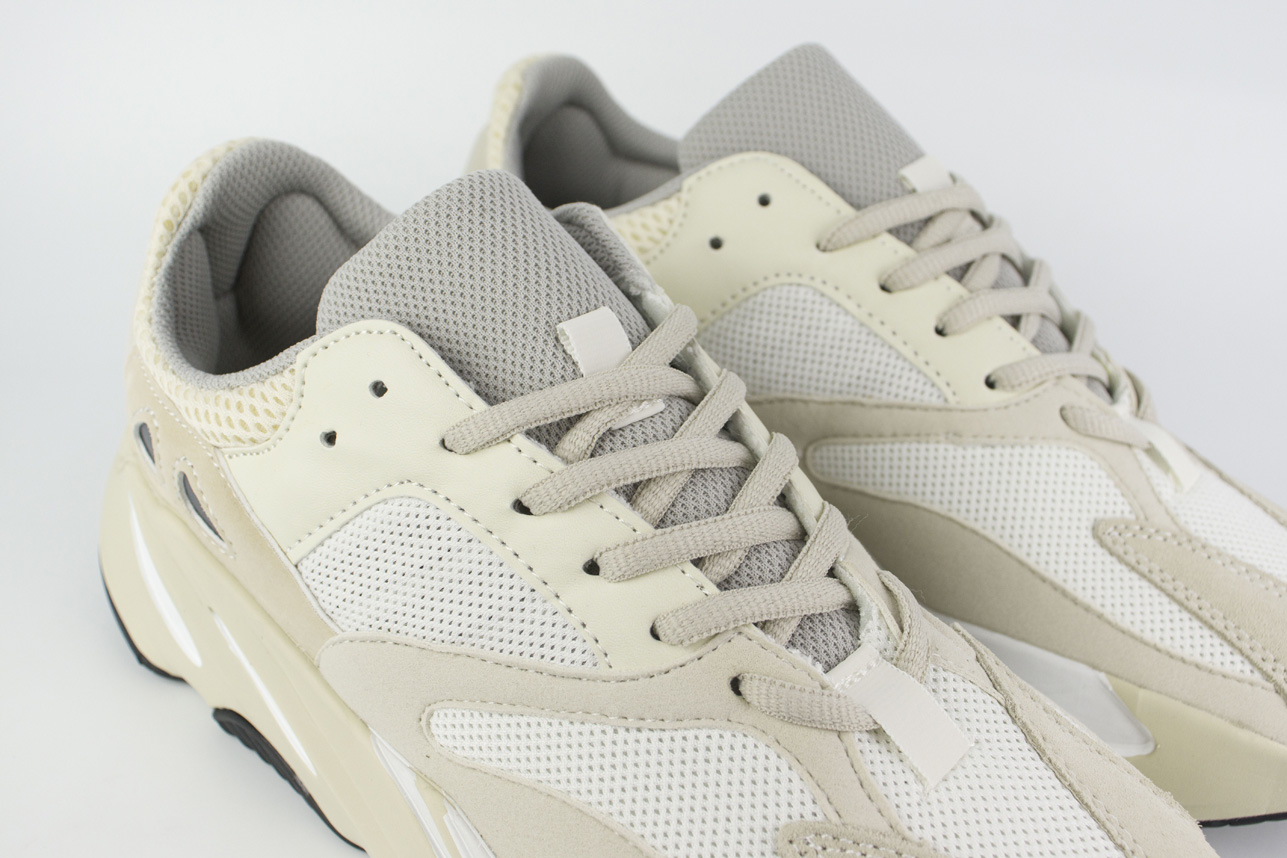 Кроссовки Adidas Yeezy Boost 700 v2 Analog new Кроссовки Adidas Yeezy Boost 700 v2 Analog new