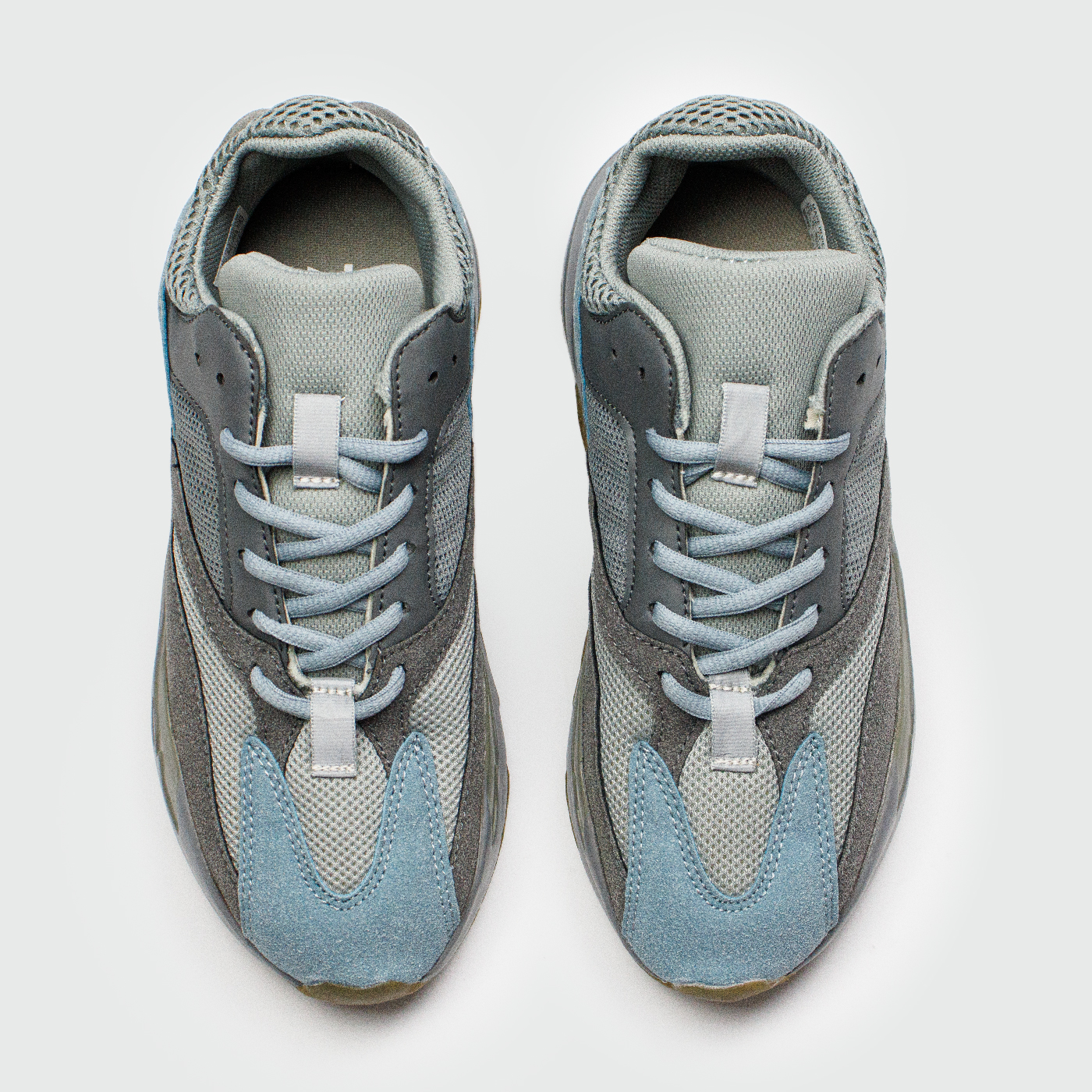 Кроссовки Adidas Yeezy Boost 700 v2 Teal Blue Кроссовки Adidas Yeezy Boost 700 v2 Teal Blue