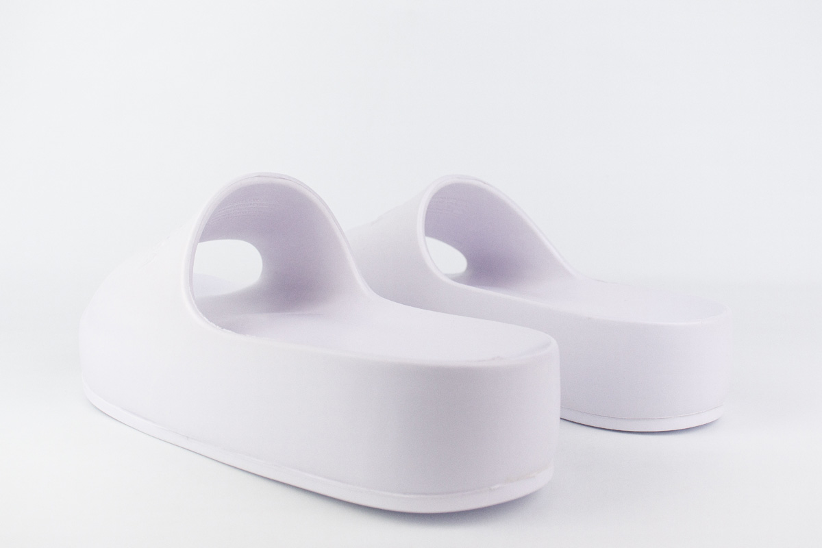 Шлепанцы Balenciaga Chunky Slide White Шлепанцы Balenciaga Chunky Slide White