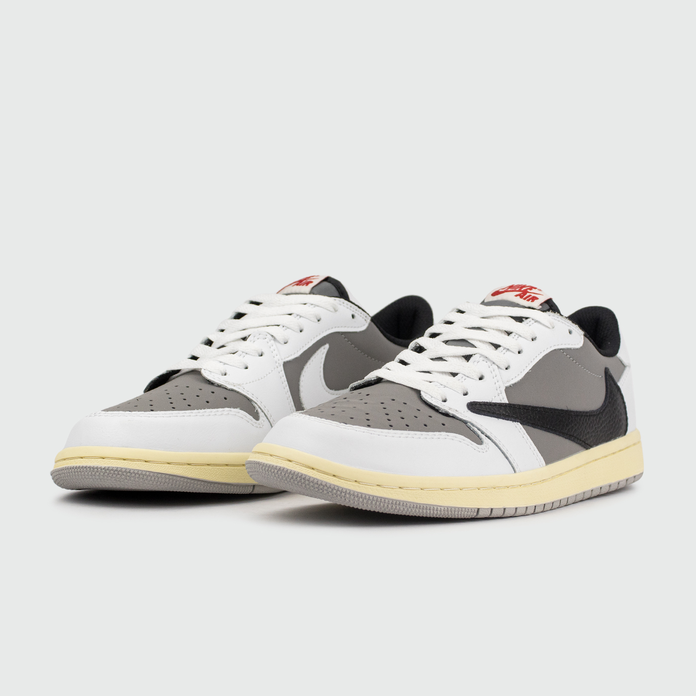 Кроссовки Nike Air Jordan 1 Low x TS Grey / Black Sw. Кроссовки Nike Air Jordan 1 Low x TS Grey / Black Sw.