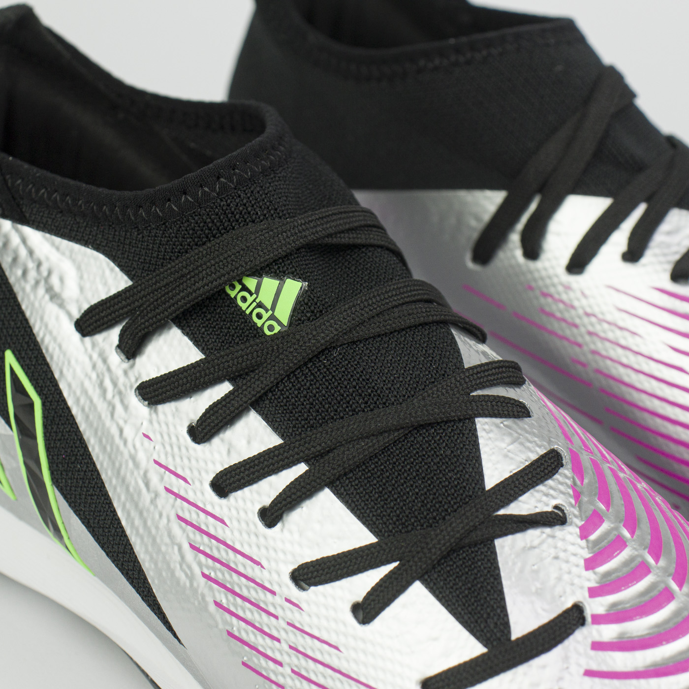 Грунтовки Adidas Predator Edge.3 Low TF Silver / Black Грунтовки Adidas Predator Edge.3 Low TF Silver / Black