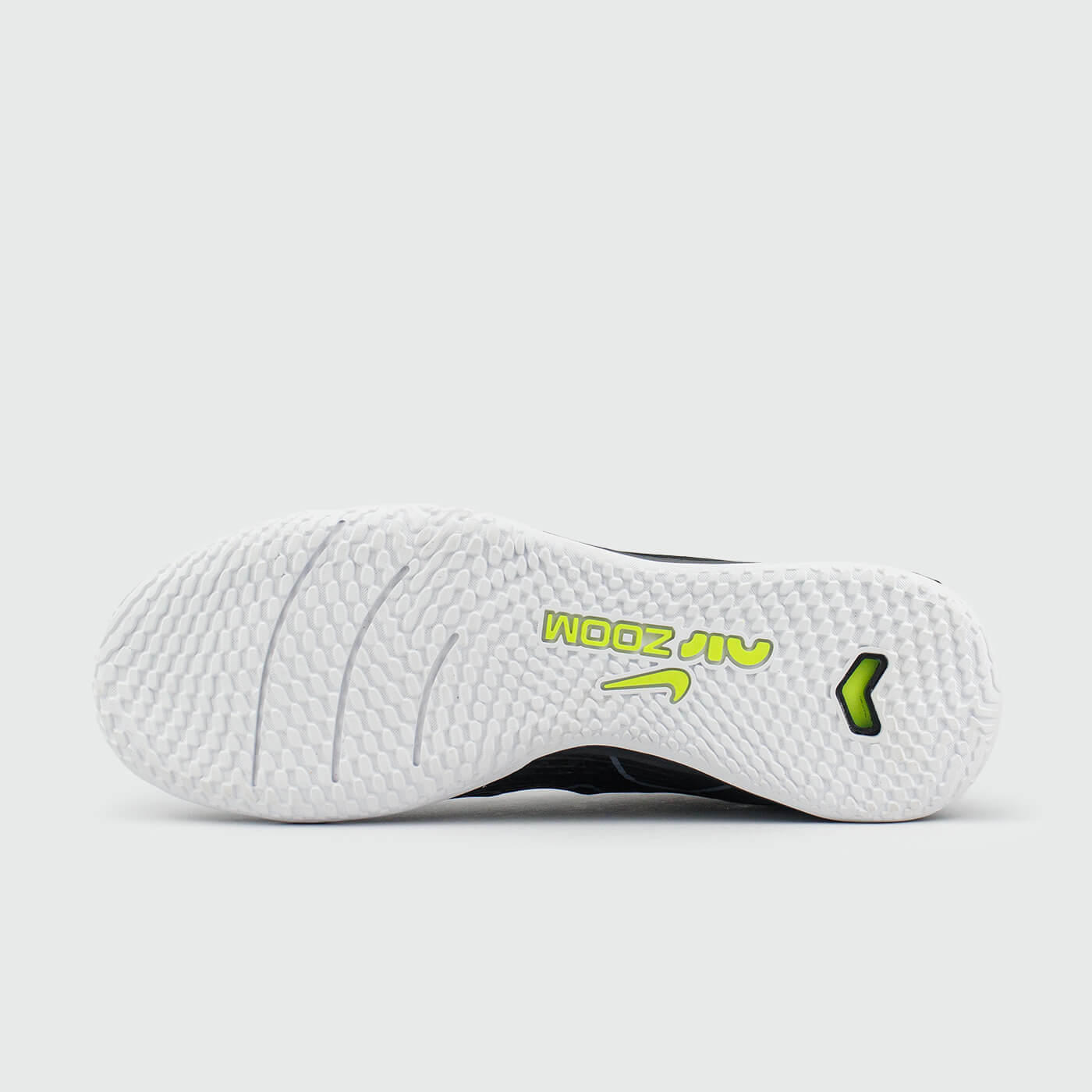 Бампы Nike Air Zoom Mercurial Vapor XV Pro IC Black / White Бампы Nike Air Zoom Mercurial Vapor XV Pro IC Black / White