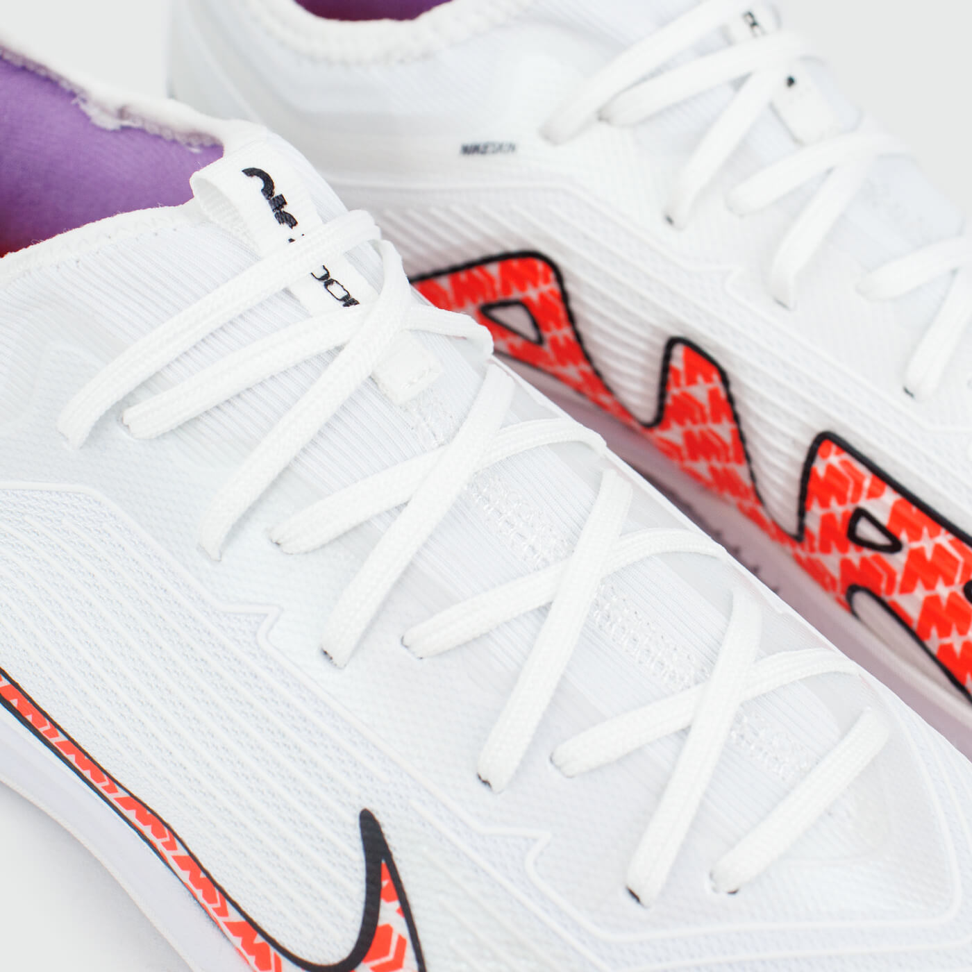 Бампы Nike Air Zoom Mercurial Vapor XV Pro IC White Бампы Nike Air Zoom Mercurial Vapor XV Pro IC White