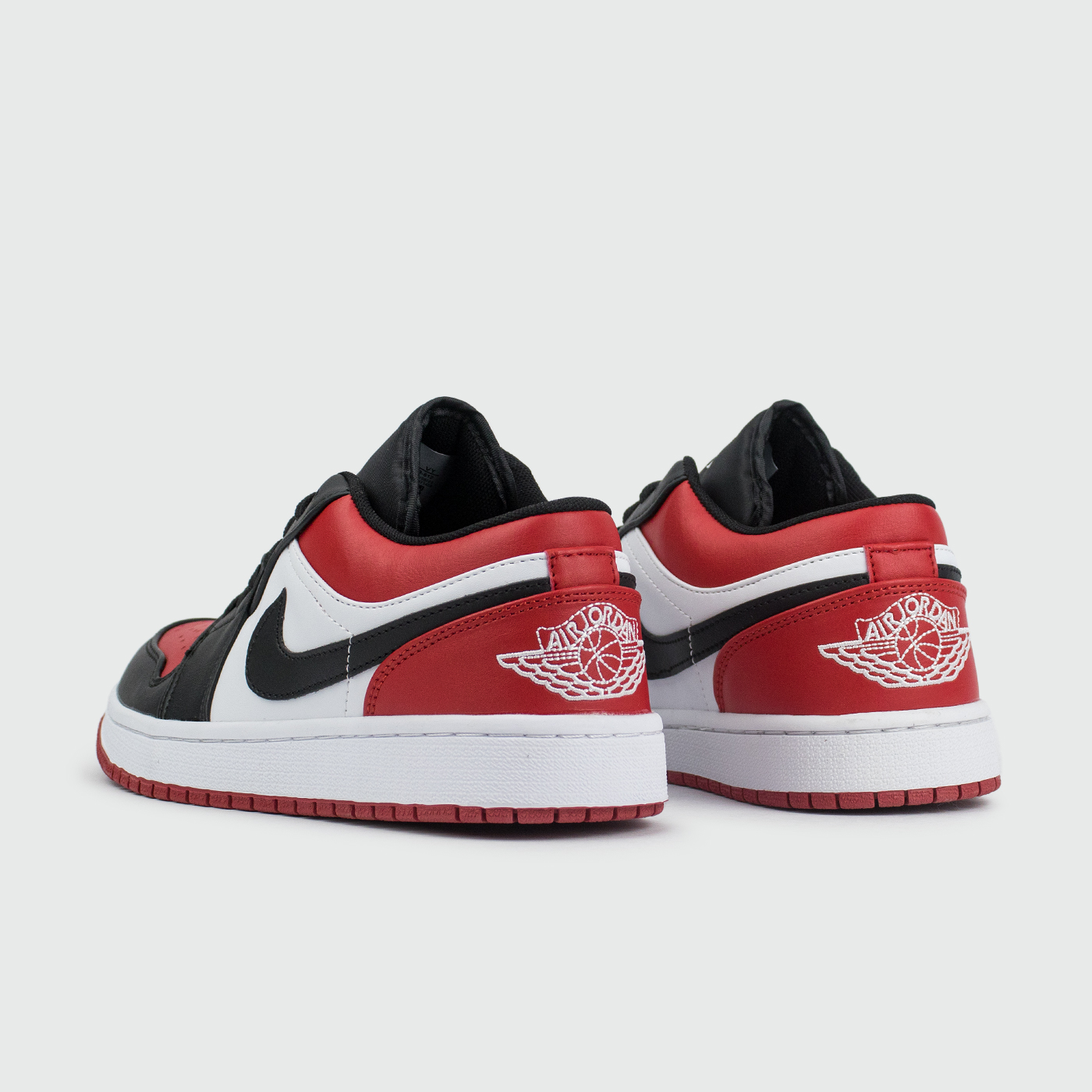 Кроссовки Nike Air Jordan 1 Low Wmns Bred Toe Кроссовки Nike Air Jordan 1 Low Wmns Bred Toe