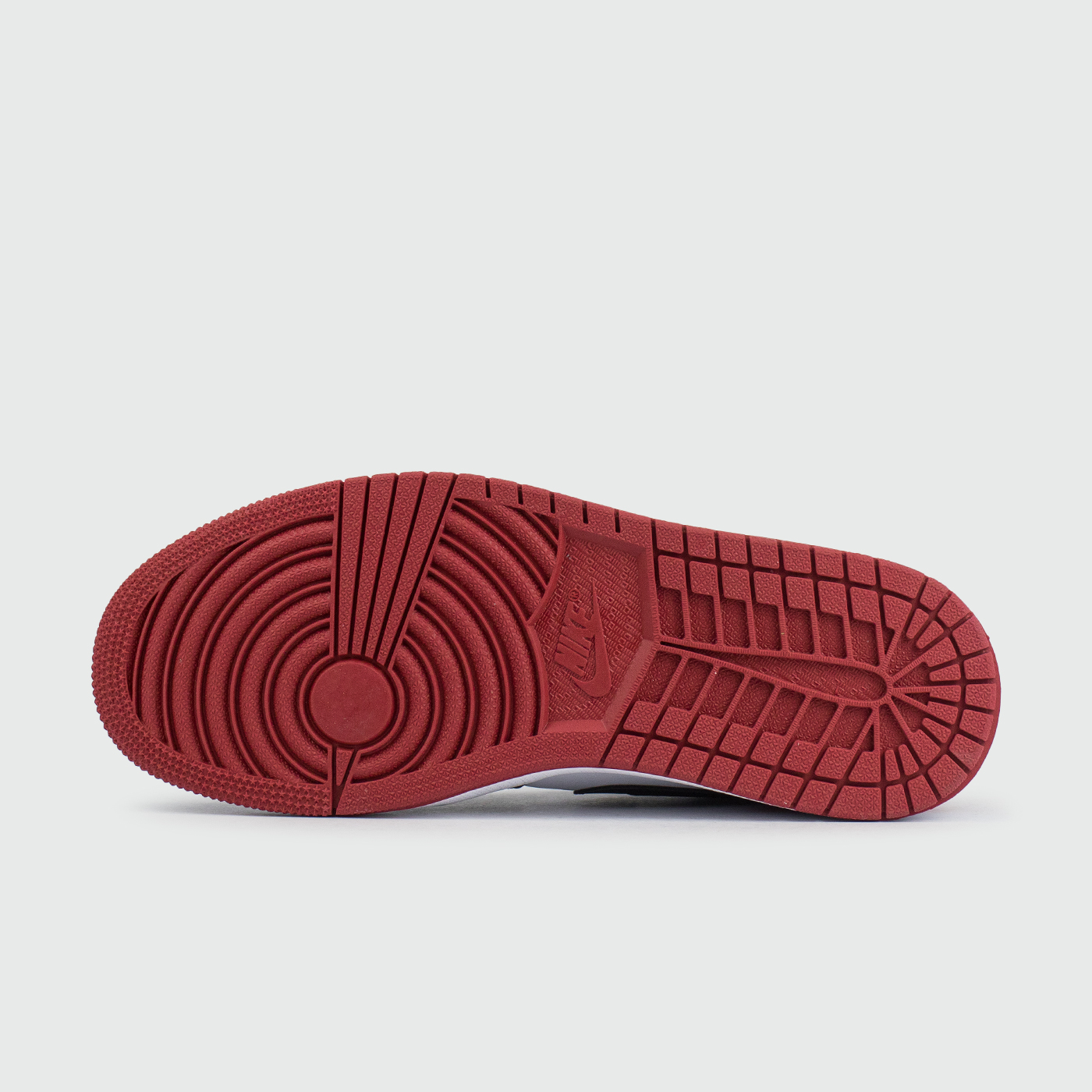 Кроссовки Nike Air Jordan 1 Low Wmns Bred Toe Кроссовки Nike Air Jordan 1 Low Wmns Bred Toe