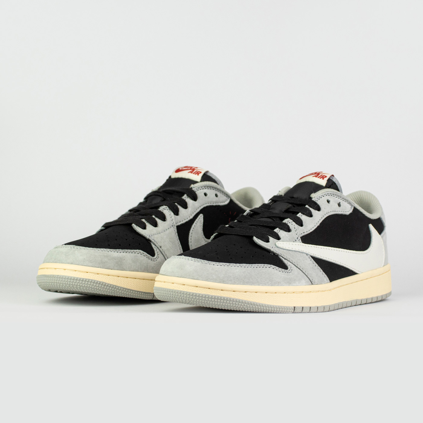 Кроссовки Air Jordan 1 Low x Travis Scott Light Grey Кроссовки Air Jordan 1 Low x Travis Scott Light Grey