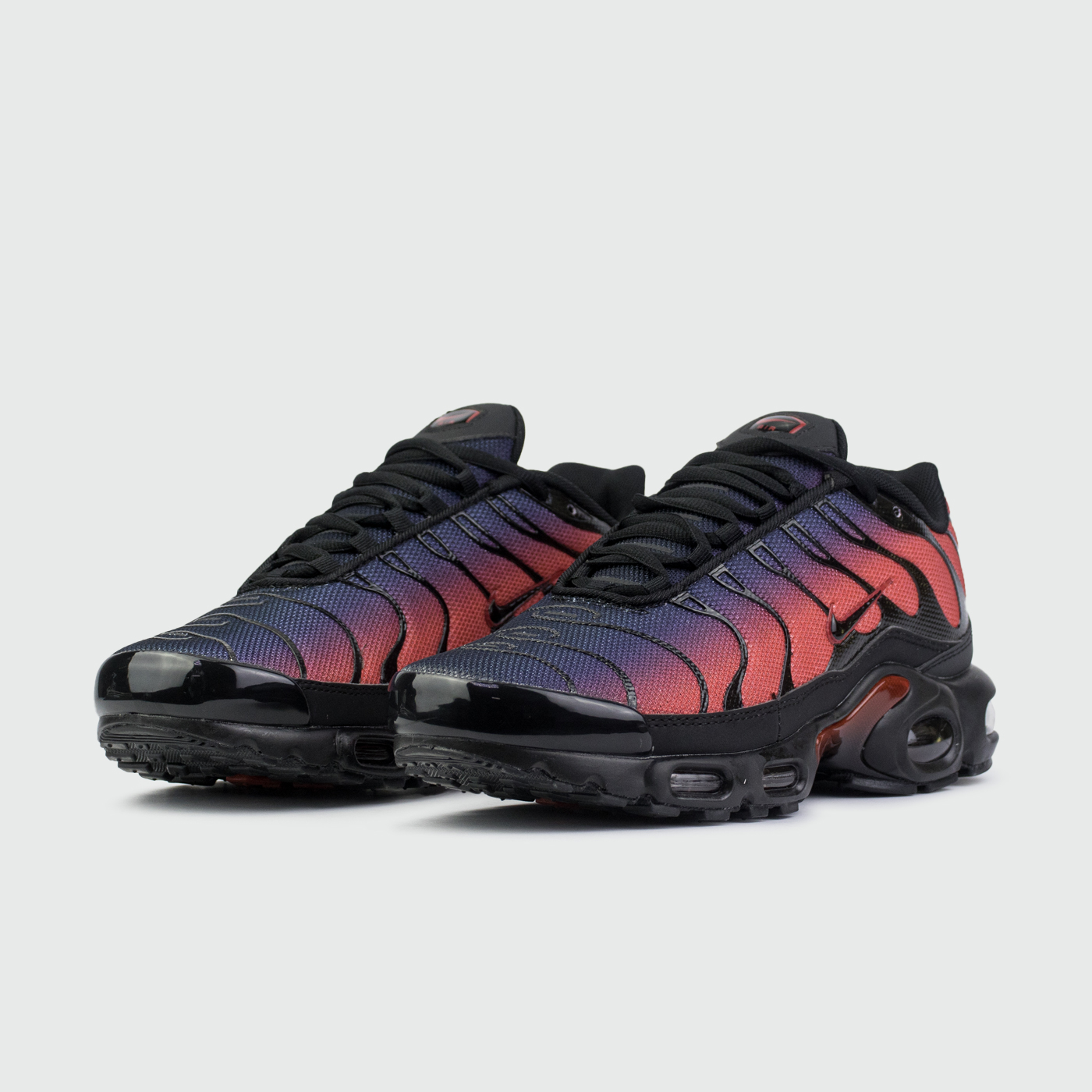 Кроссовки Nike Air Max Plus Tn Red Black Gradient Кроссовки Nike Air Max Plus Tn Red Black Gradient