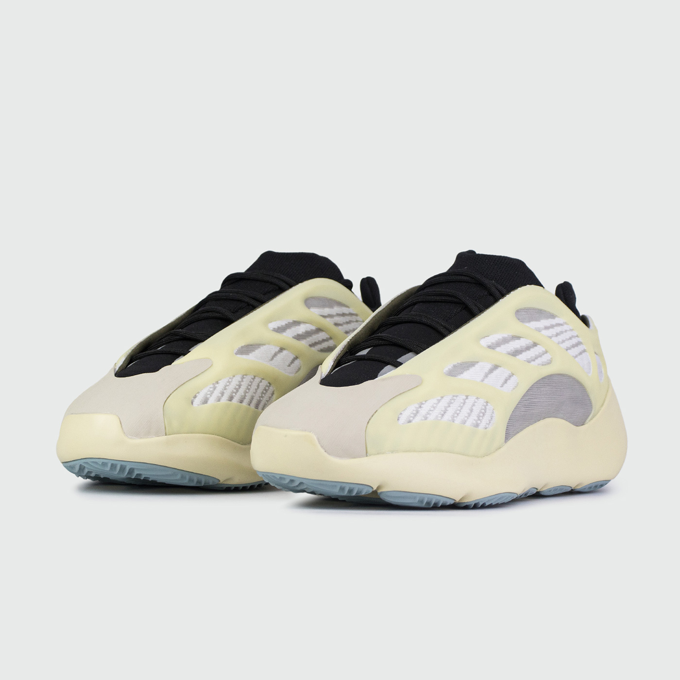 Кроссовки Adidas Yeezy Boost 700 v3 Wmns Azael
