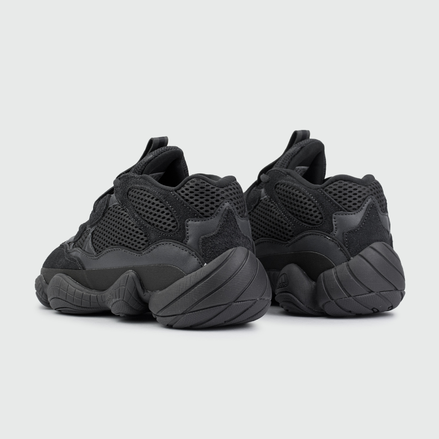 Кроссовки Adidas Yeezy Boost 500 Wmns Triple Black Кроссовки Adidas Yeezy Boost 500 Wmns Triple Black