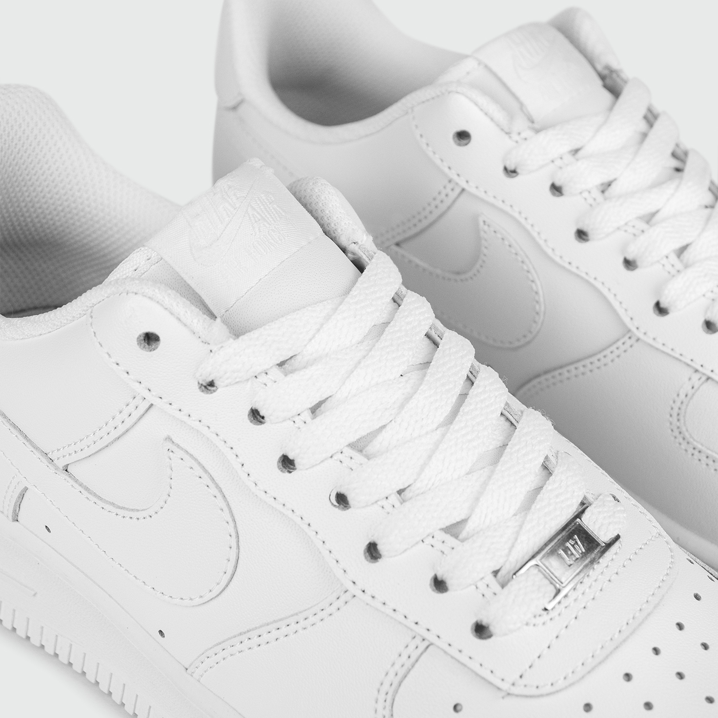 Кроссовки Nike Air Force 1 Low Wmns Triple White Qual. Кроссовки Nike Air Force 1 Low Wmns Triple White Qual.