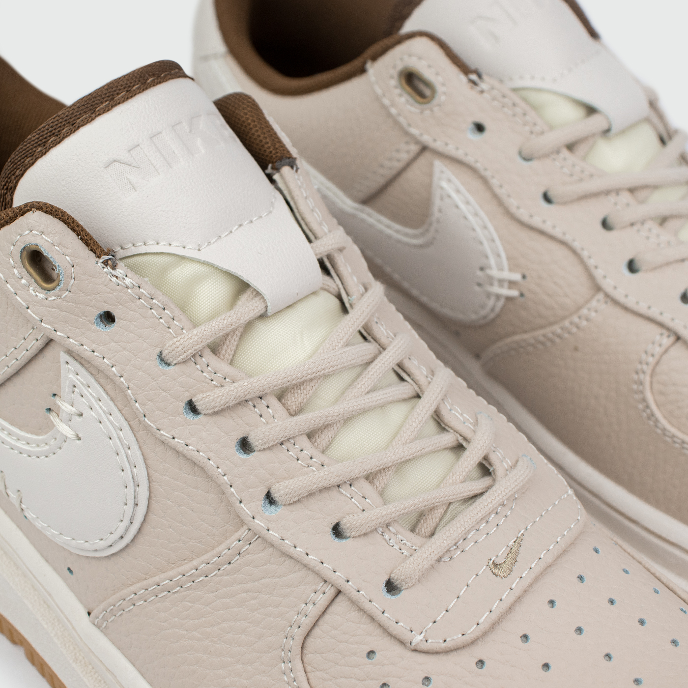 Кроссовки Nike Air Force 1 Low Luxe Wmns Beige Кроссовки Nike Air Force 1 Low Luxe Wmns Beige