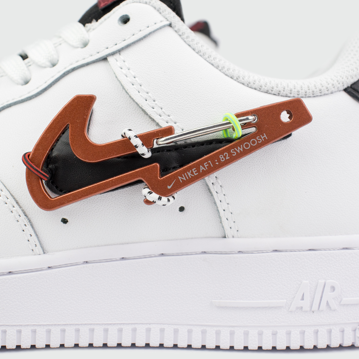 Кроссовки Nike Air Force 1 Low Wmns Carabiner Swoosh Кроссовки Nike Air Force 1 Low Wmns Carabiner Swoosh