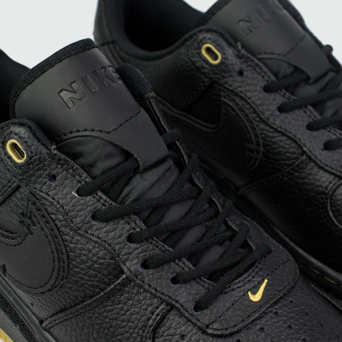 Кроссовки Nike Air Force 1 Low Luxe Wmns Black / Gum Кроссовки Nike Air Force 1 Low Luxe Wmns Black / Gum