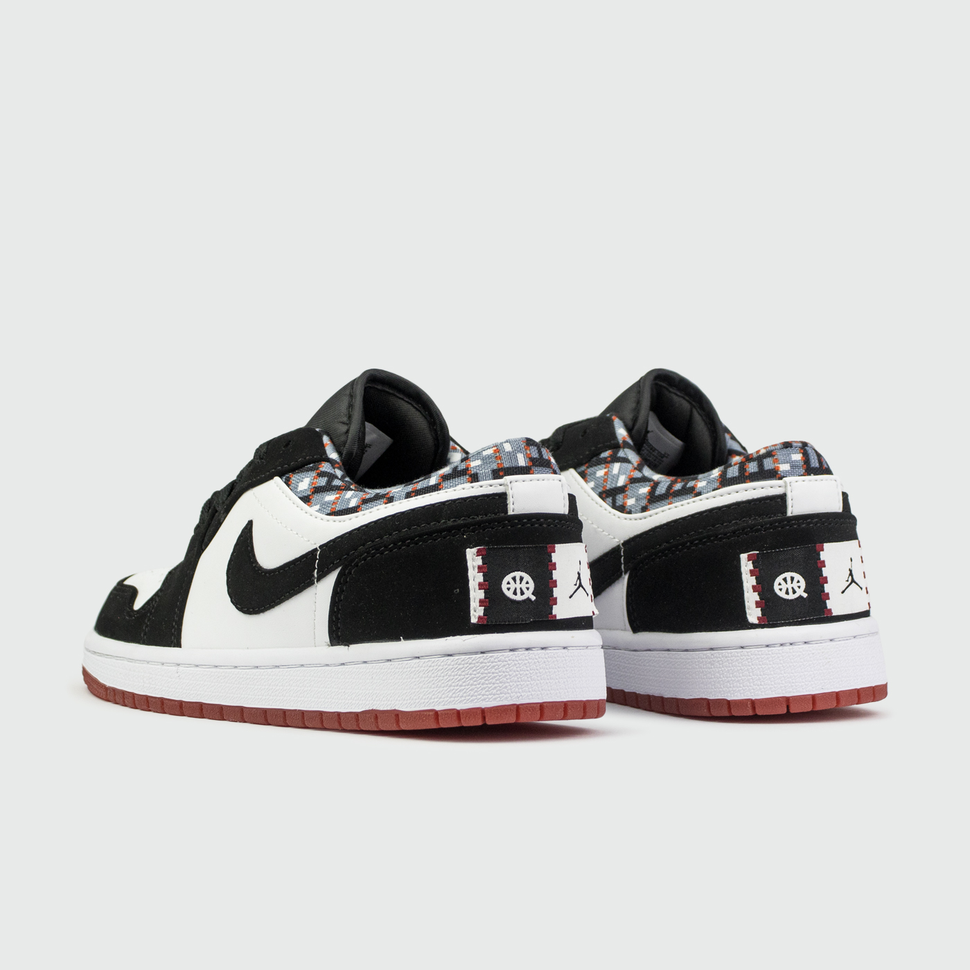 Кроссовки Nike Air Jordan 1 Low Wmns Quai 54 Кроссовки Nike Air Jordan 1 Low Wmns Quai 54