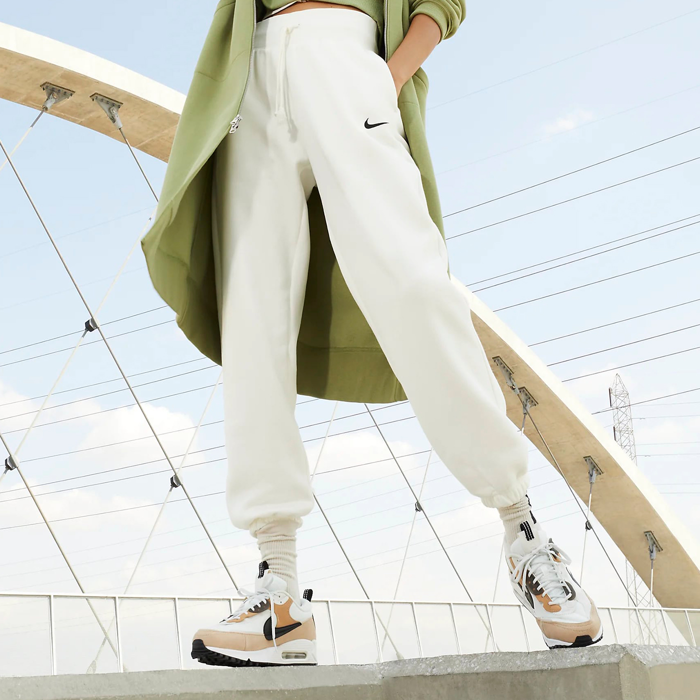 Кроссовки Nike Air Max 90 Futura Wmns White / Brown Кроссовки Nike Air Max 90 Futura Wmns White / Brown