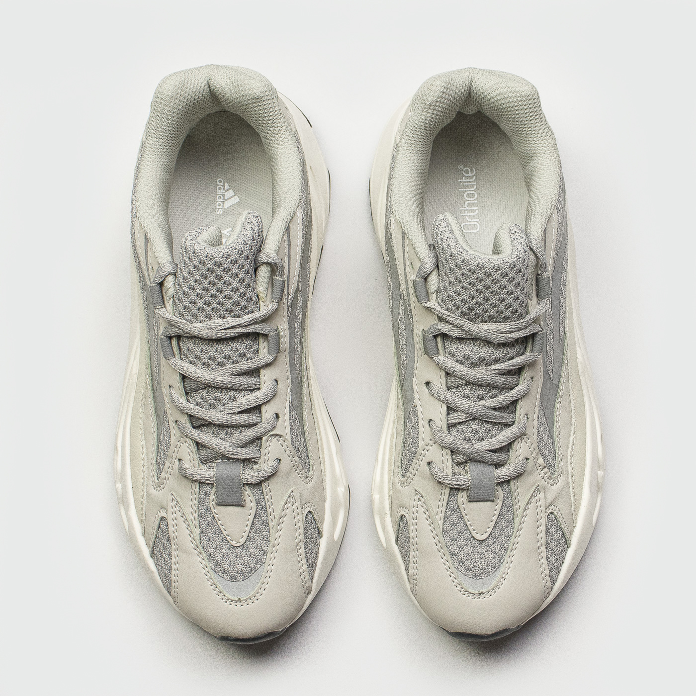 Кроссовки Adidas Yeezy Boost 700 v2 Wmns Static Кроссовки Adidas Yeezy Boost 700 v2 Wmns Static