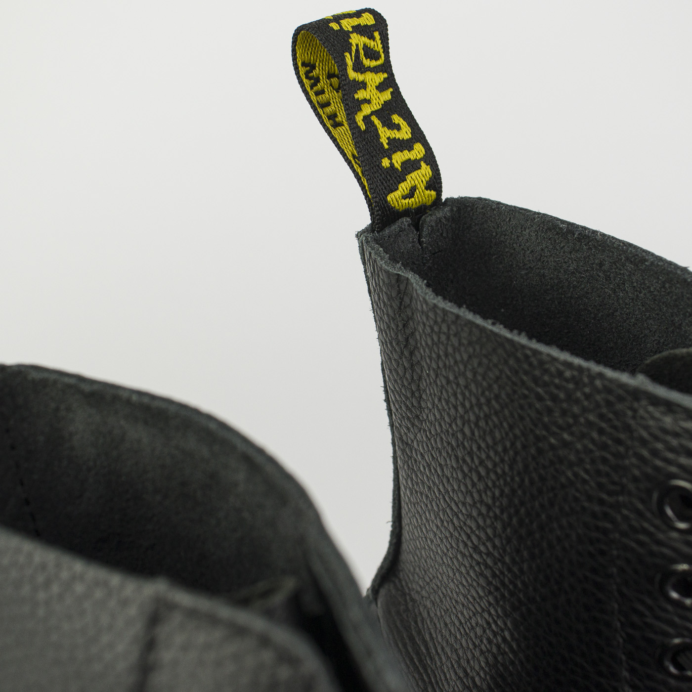 Ботинки Dr. Martens 1460 Wmns Black Leather Ботинки Dr. Martens 1460 Wmns Black Leather