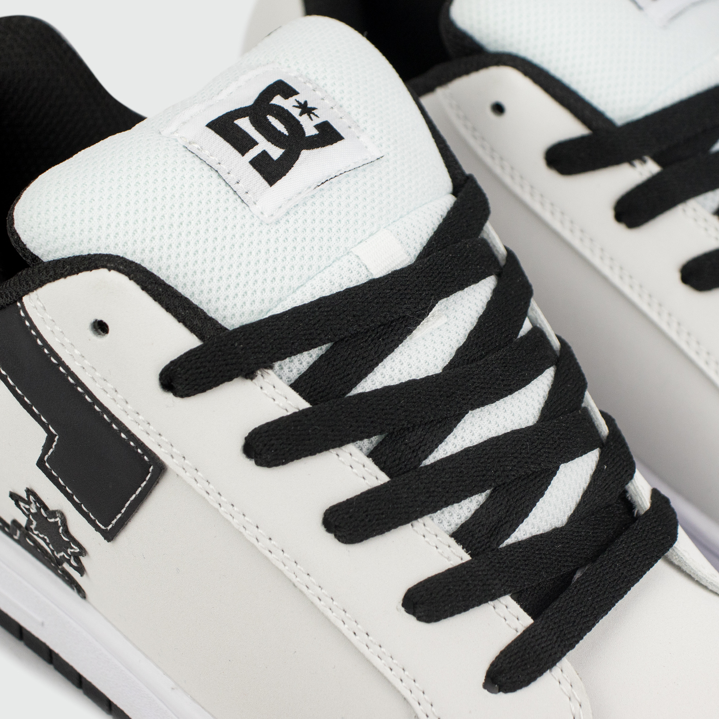 Кеды DC Shoes Court Graffik White / Logo Black Кеды DC Shoes Court Graffik White / Logo Black