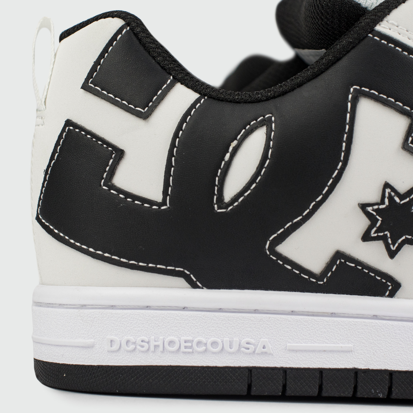 Кеды DC Shoes Court Graffik White / Logo Black Кеды DC Shoes Court Graffik White / Logo Black