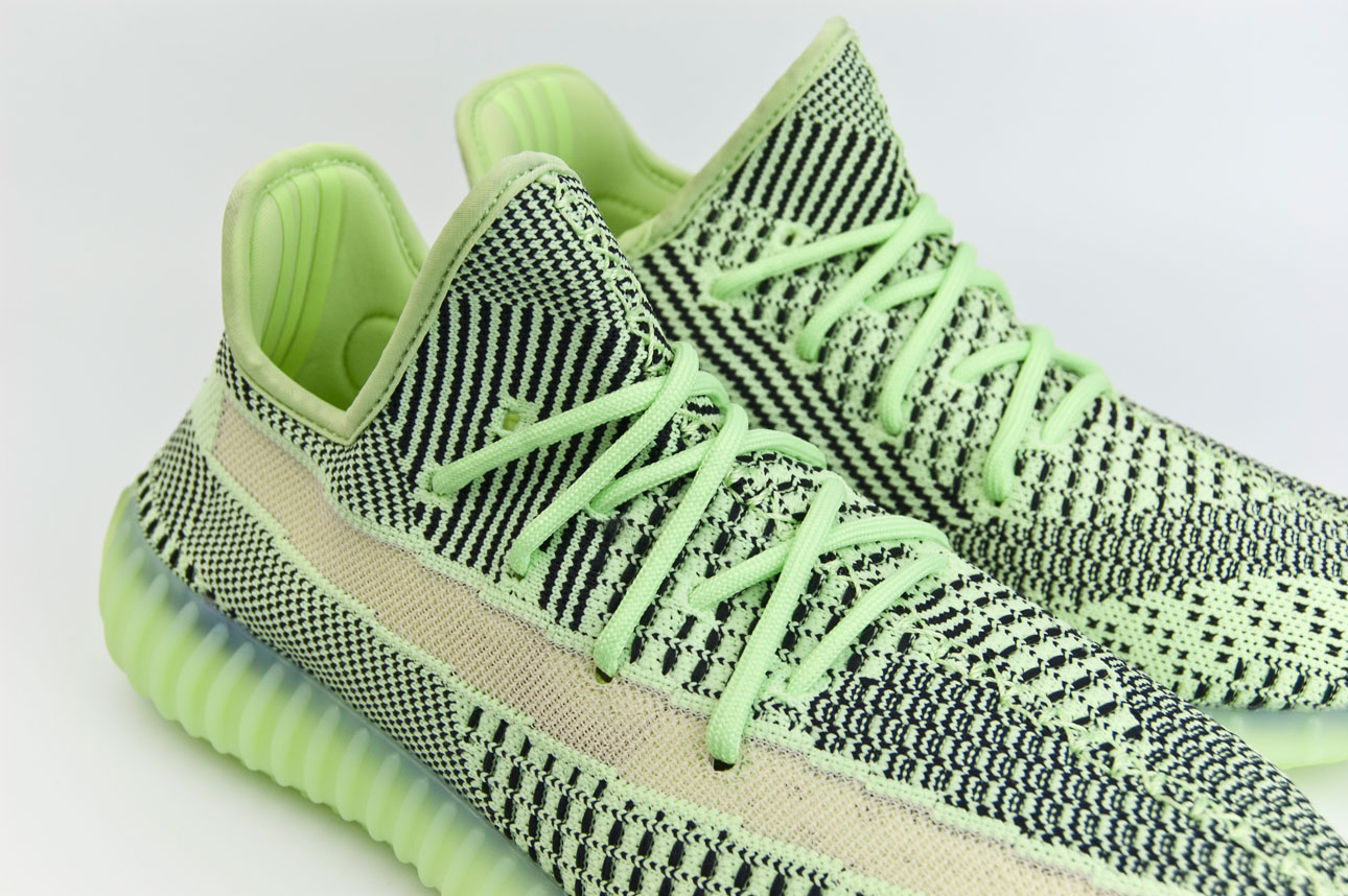 Кроссовки Adidas Yeezy 350 boost v2 Yeezreel Wmns Кроссовки Adidas Yeezy 350 boost v2 Yeezreel Wmns