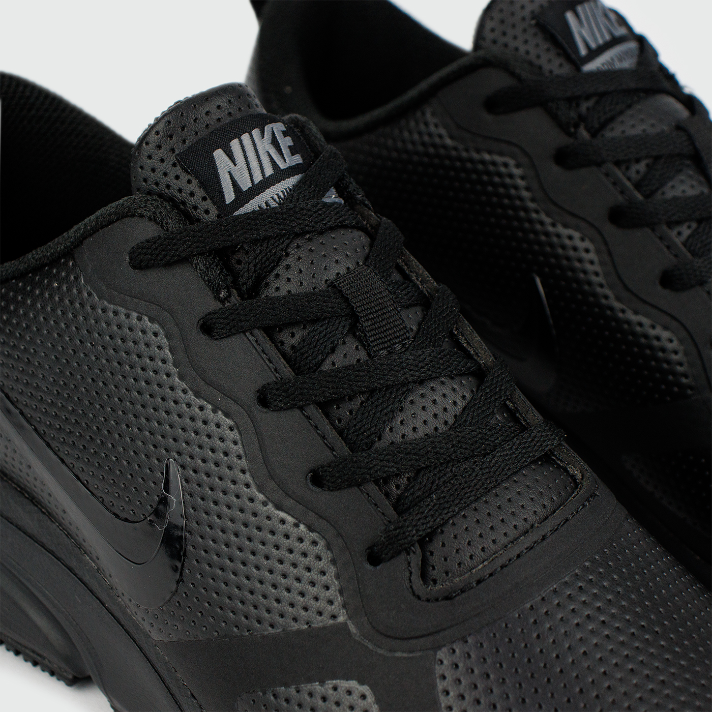 Кроссовки Nike Zoom Winflo 8 Leather Trp. Black Кроссовки Nike Zoom Winflo 8 Leather Trp. Black