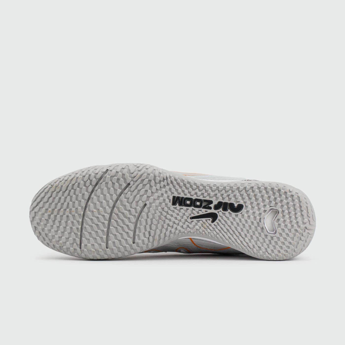 Бампы Nike Air Zoom Mercurial Vapor XV Pro IC Grey Gold Бампы Nike Air Zoom Mercurial Vapor XV Pro IC Grey Gold