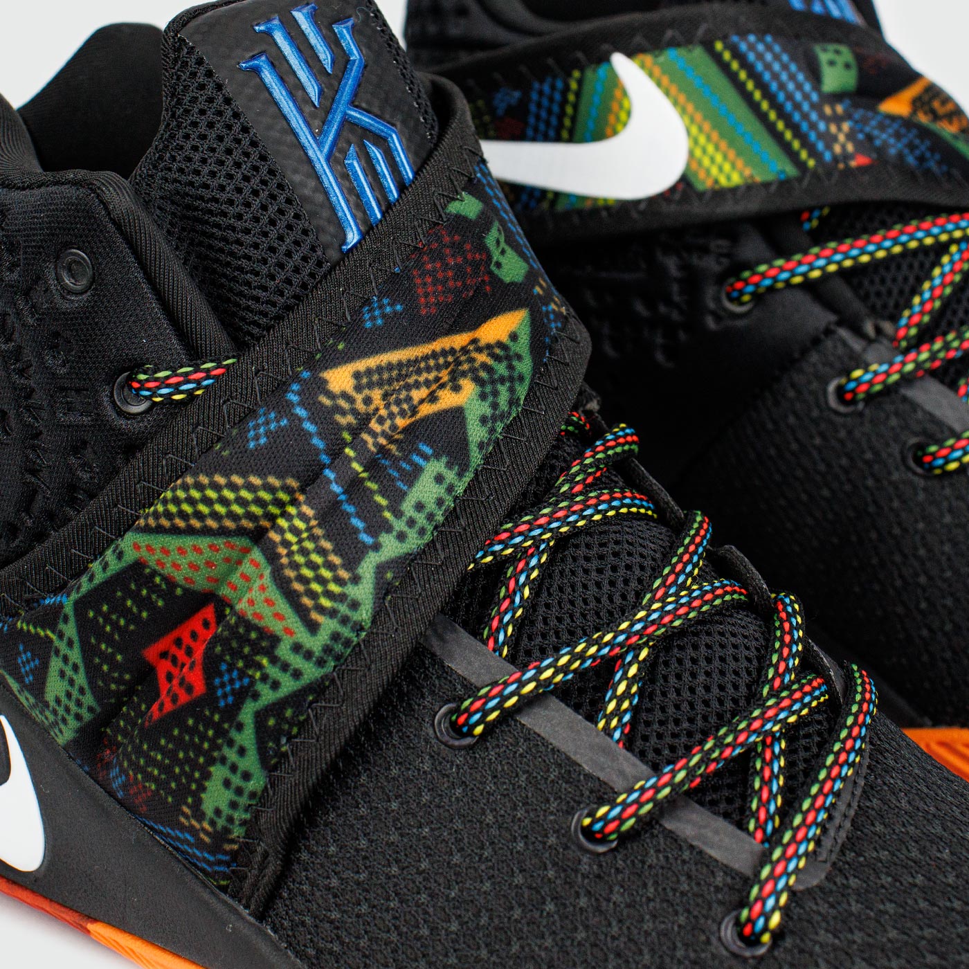 Кроссовки Nike Kyrie 2 BHM Кроссовки Nike Kyrie 2 BHM