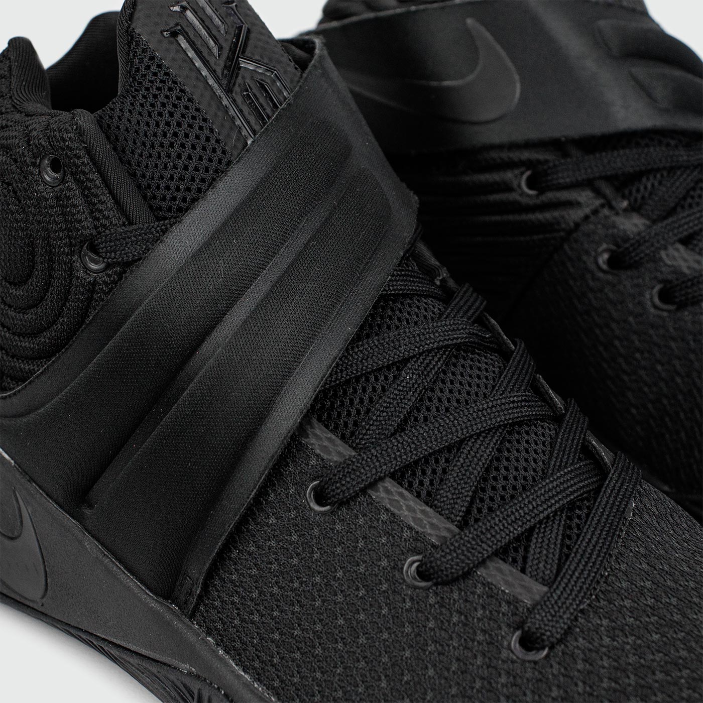 Кроссовки Nike Kyrie 2 Trp. Black Кроссовки Nike Kyrie 2 Trp. Black