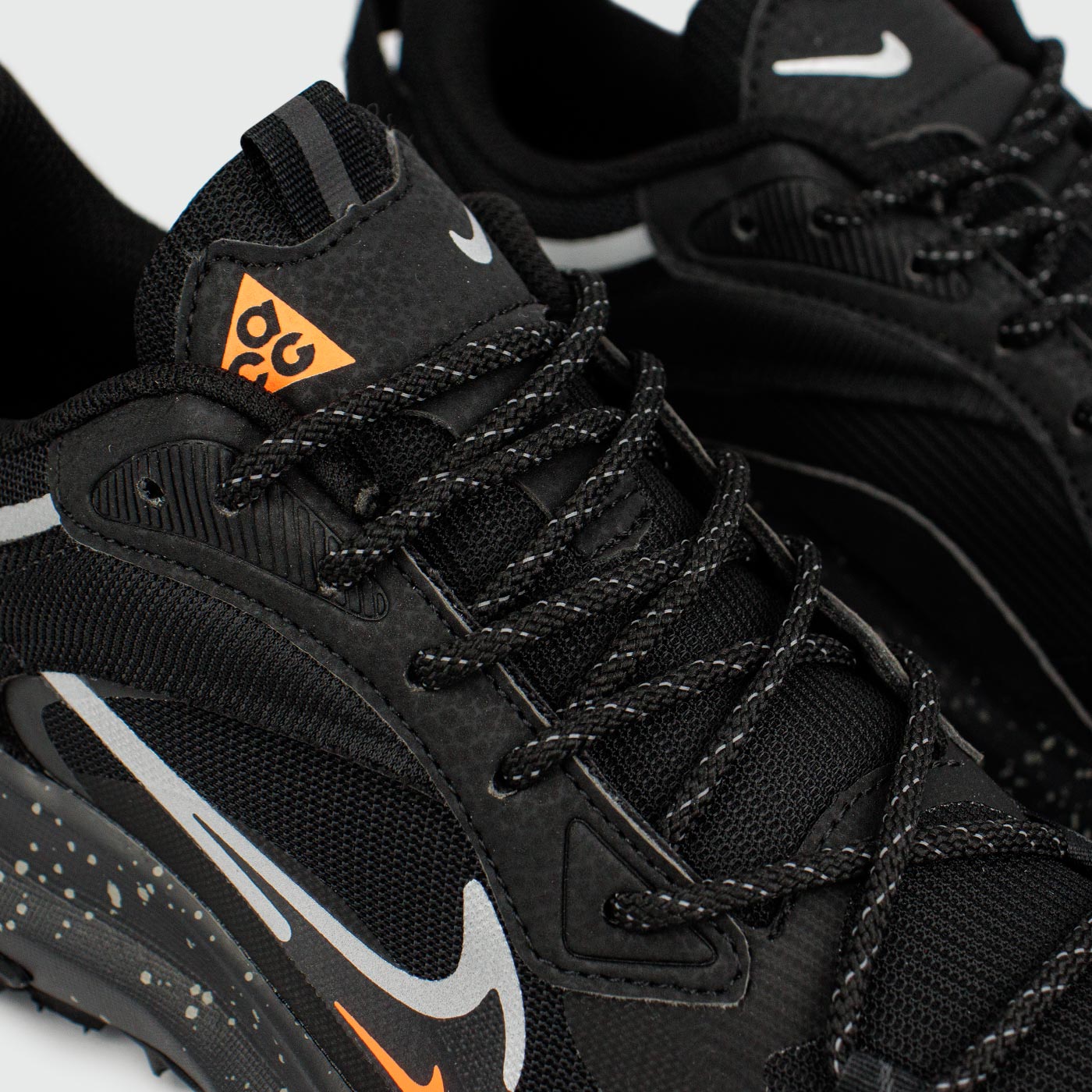 Кроссовки Nike ACG Mountain Fly 2 Low Gtx Black Orange