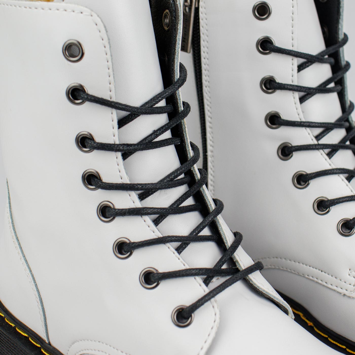 Ботинки Dr. Martens 1460 White Black Leather with Fur Ботинки Dr. Martens 1460 White Black Leather with Fur